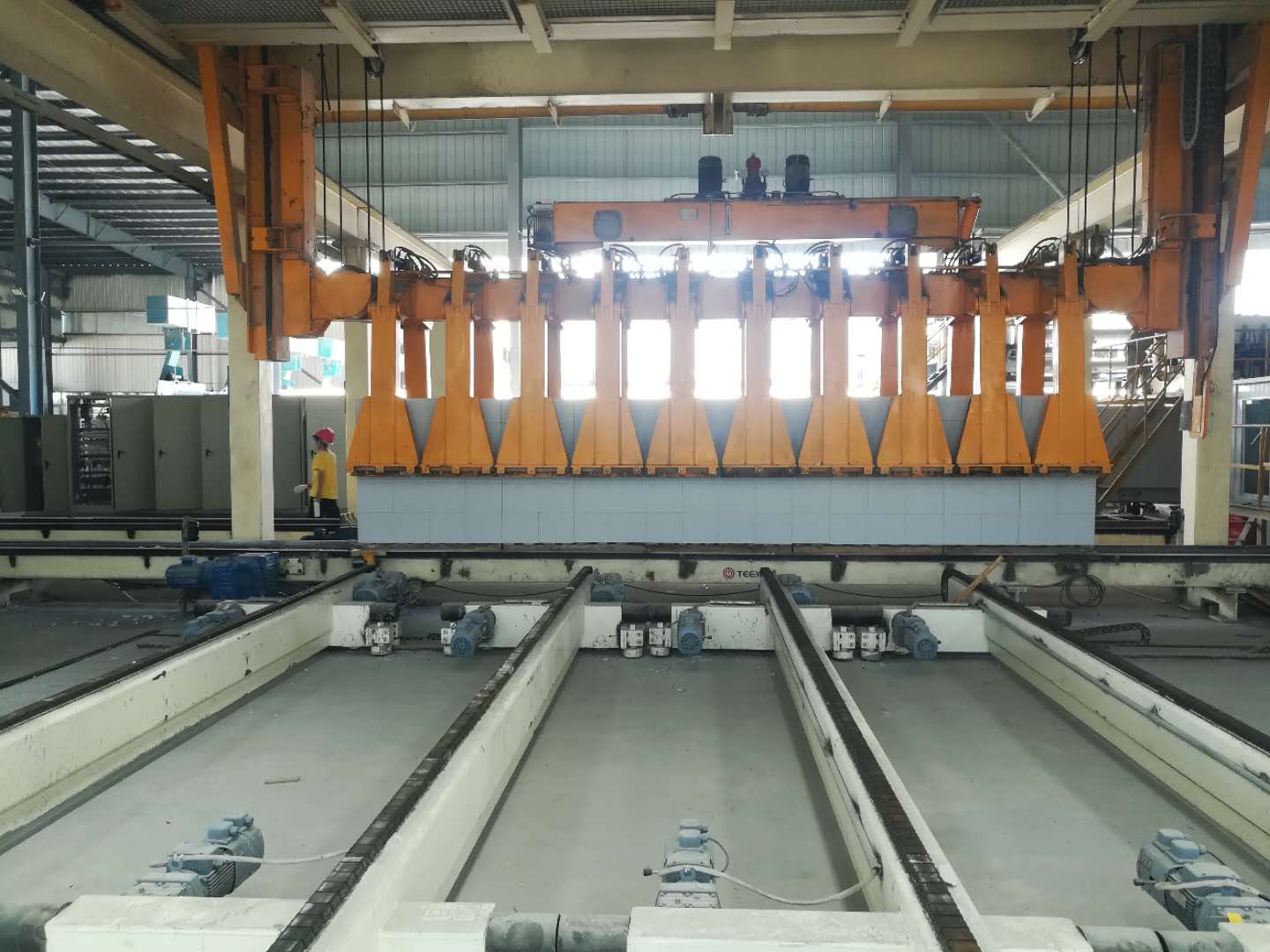 騰寶新材設(shè)備展示